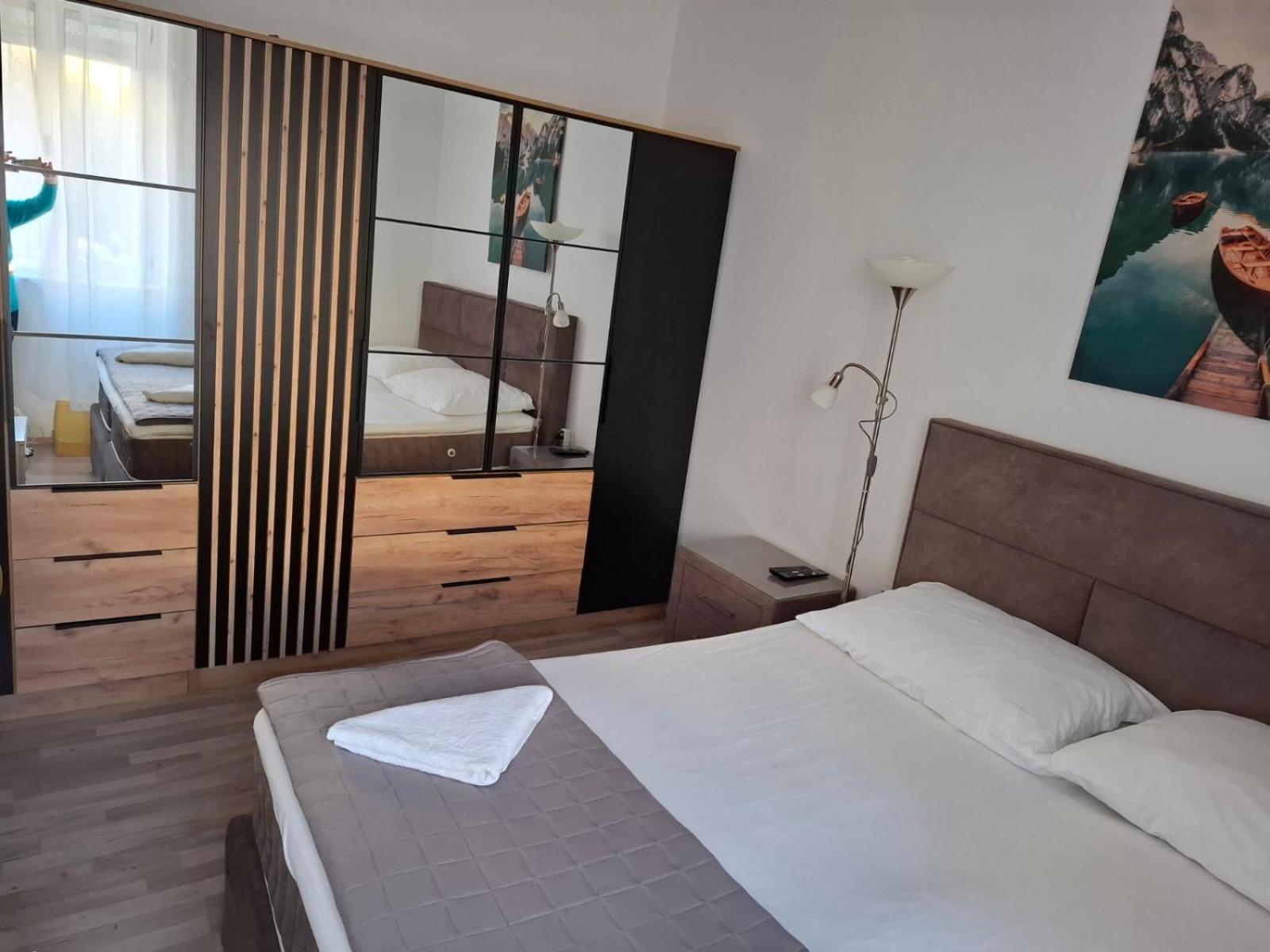 Taja Apartment *