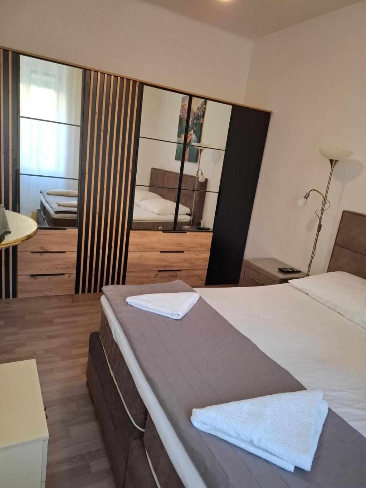 Taja Apartment